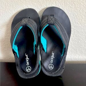 Cat & Jack size L (9/10) toddler black/blue flip flop sandals
